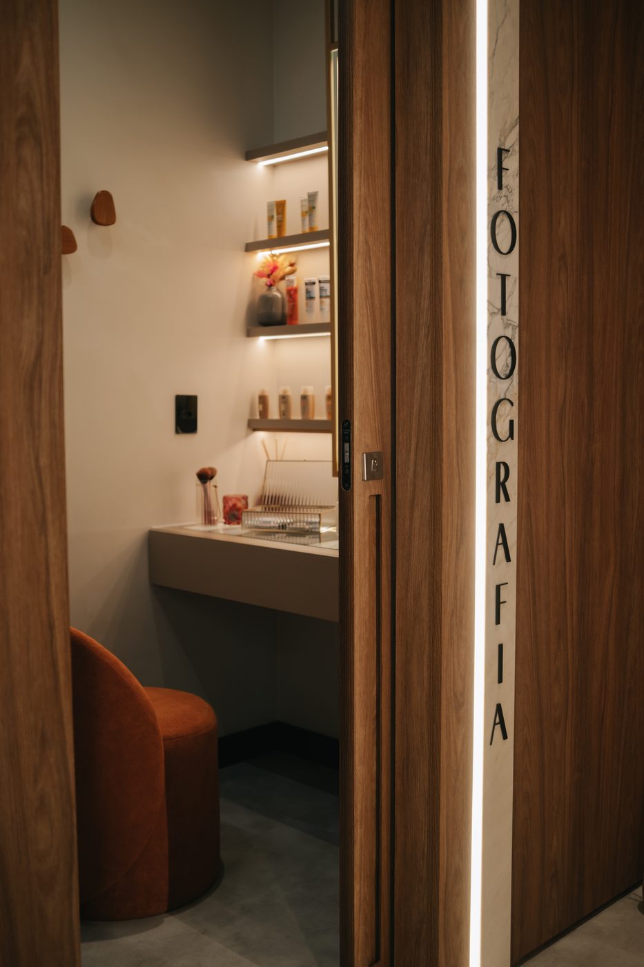Sala de fotografia clínica da MC Clínica Dermatológica em Itajaí